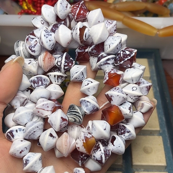 颈饰琉璃2702一条