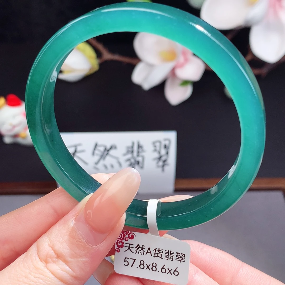 翡翠手镯（圆镯）未镶嵌