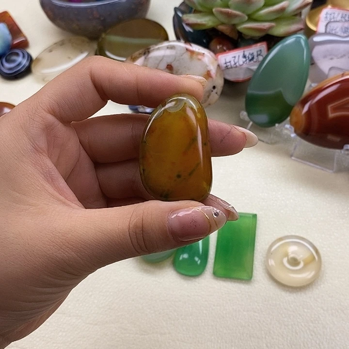 未镶嵌玛瑙/玉髓珠宝奇石