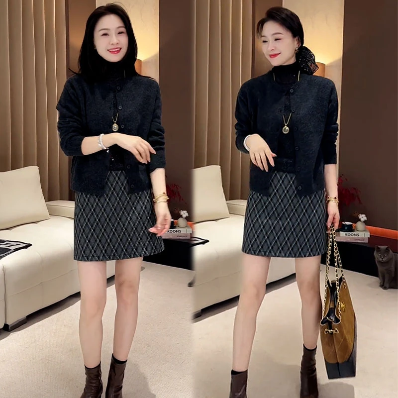 2025秋季新款设计感百搭长袖开衫女内搭打底衫休闲半身短裙三件套