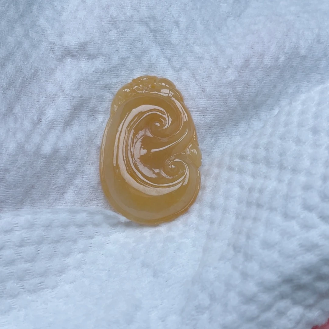 翡翠颈饰未镶嵌如意