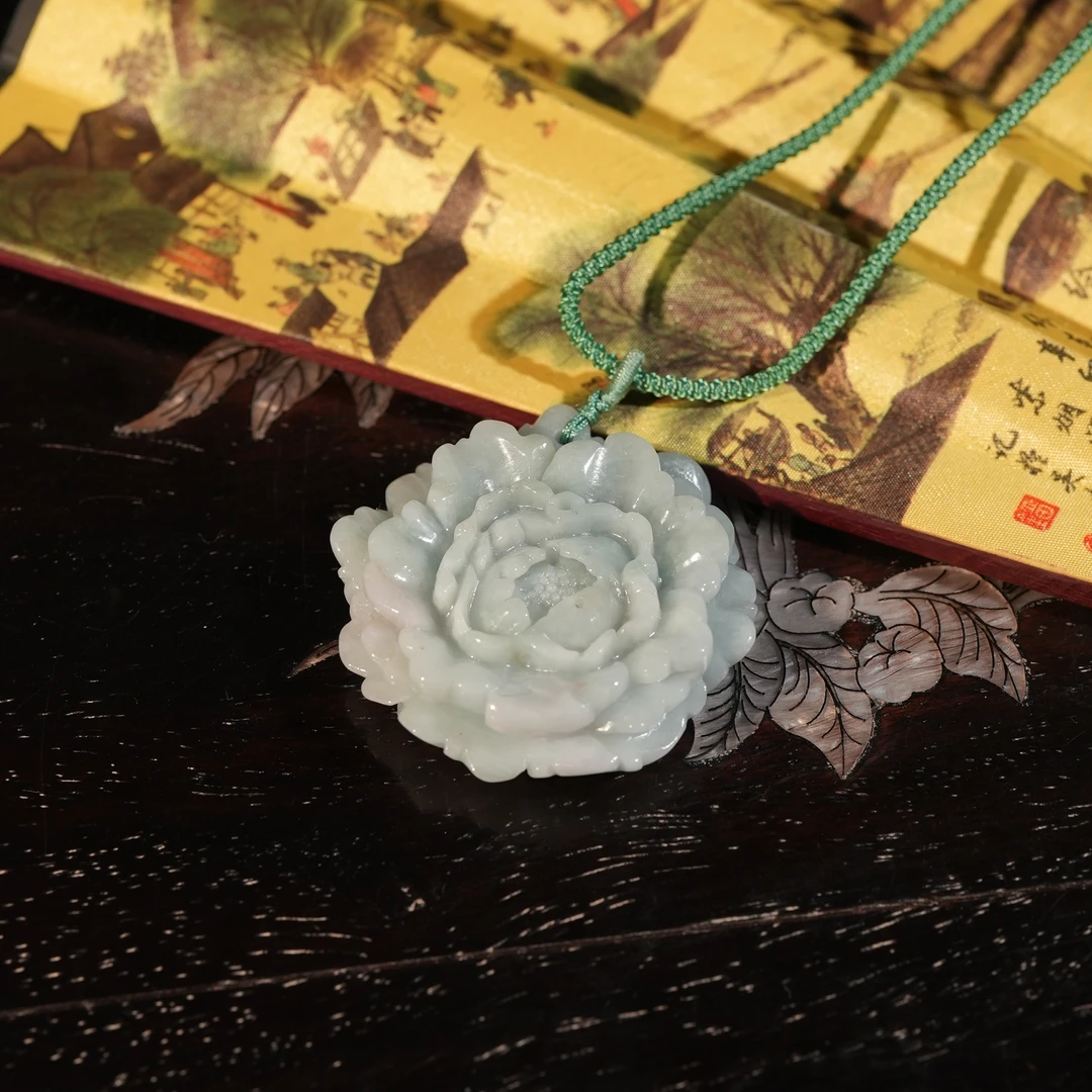 3.17香港王老板-翡翠A货翡翠吊坠a2083