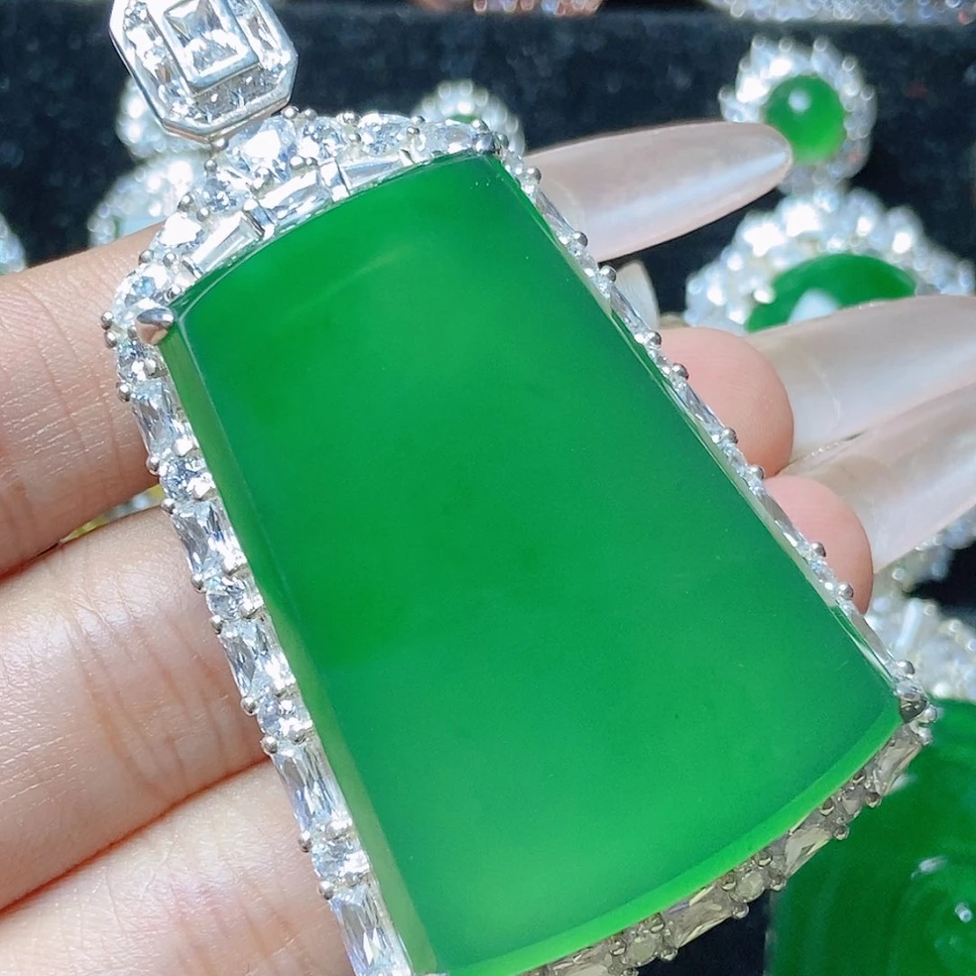 颈饰银S925镶嵌翡翠