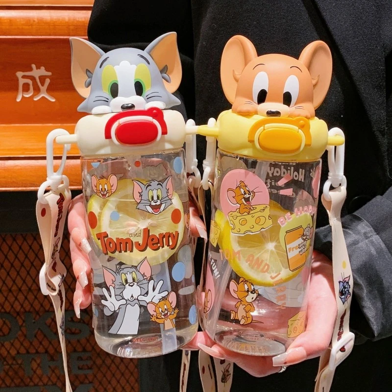猫和老鼠水杯女生高颜值tritan耐高温带吸管杯可斜挎学生上学杯子