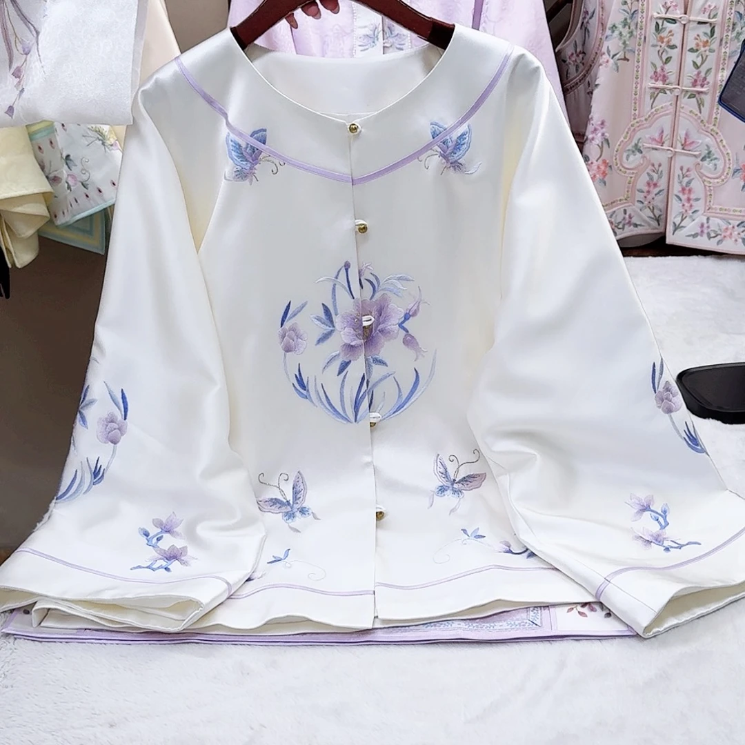 织绣真丝白色对襟重工太太服