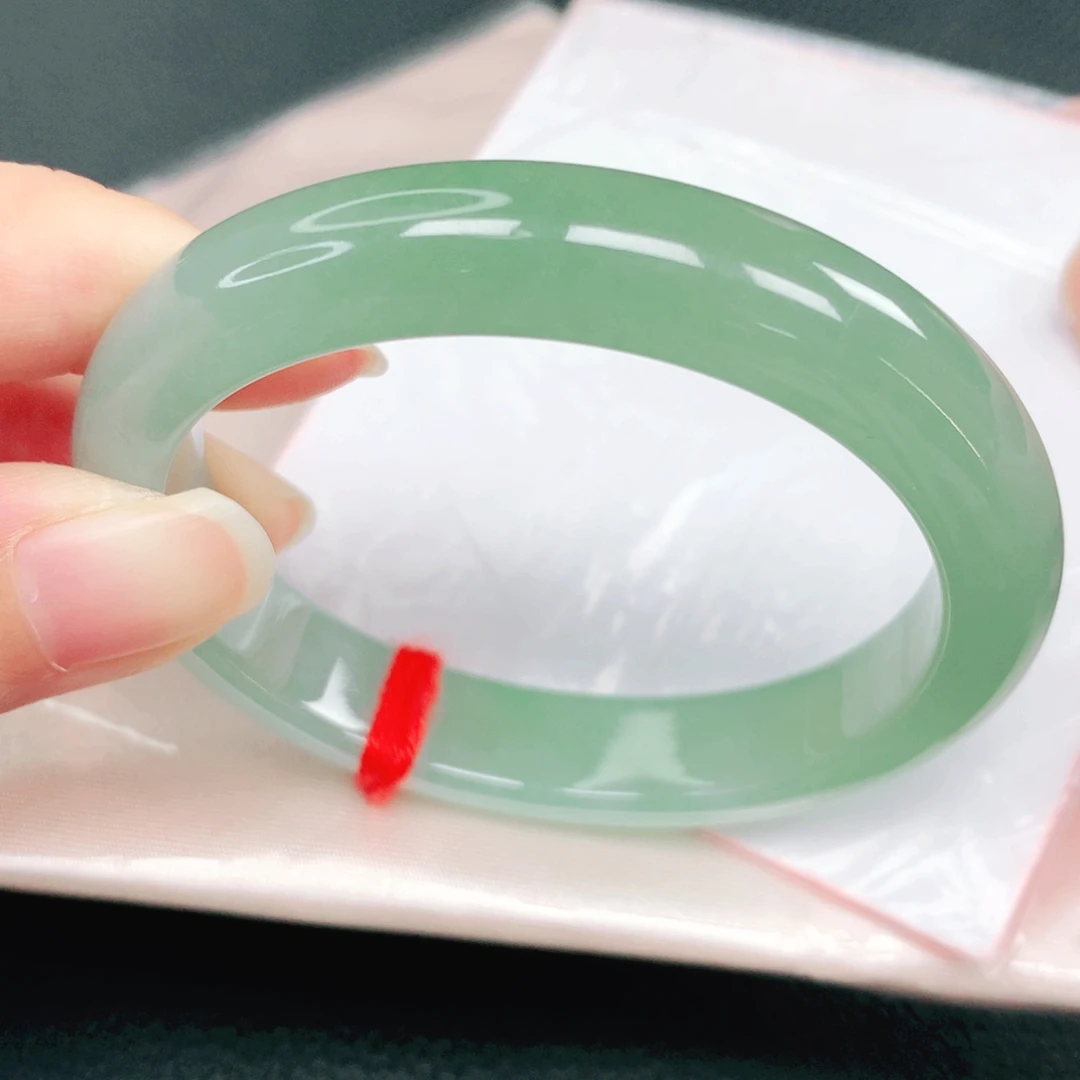 翡翠未镶嵌手镯52贵