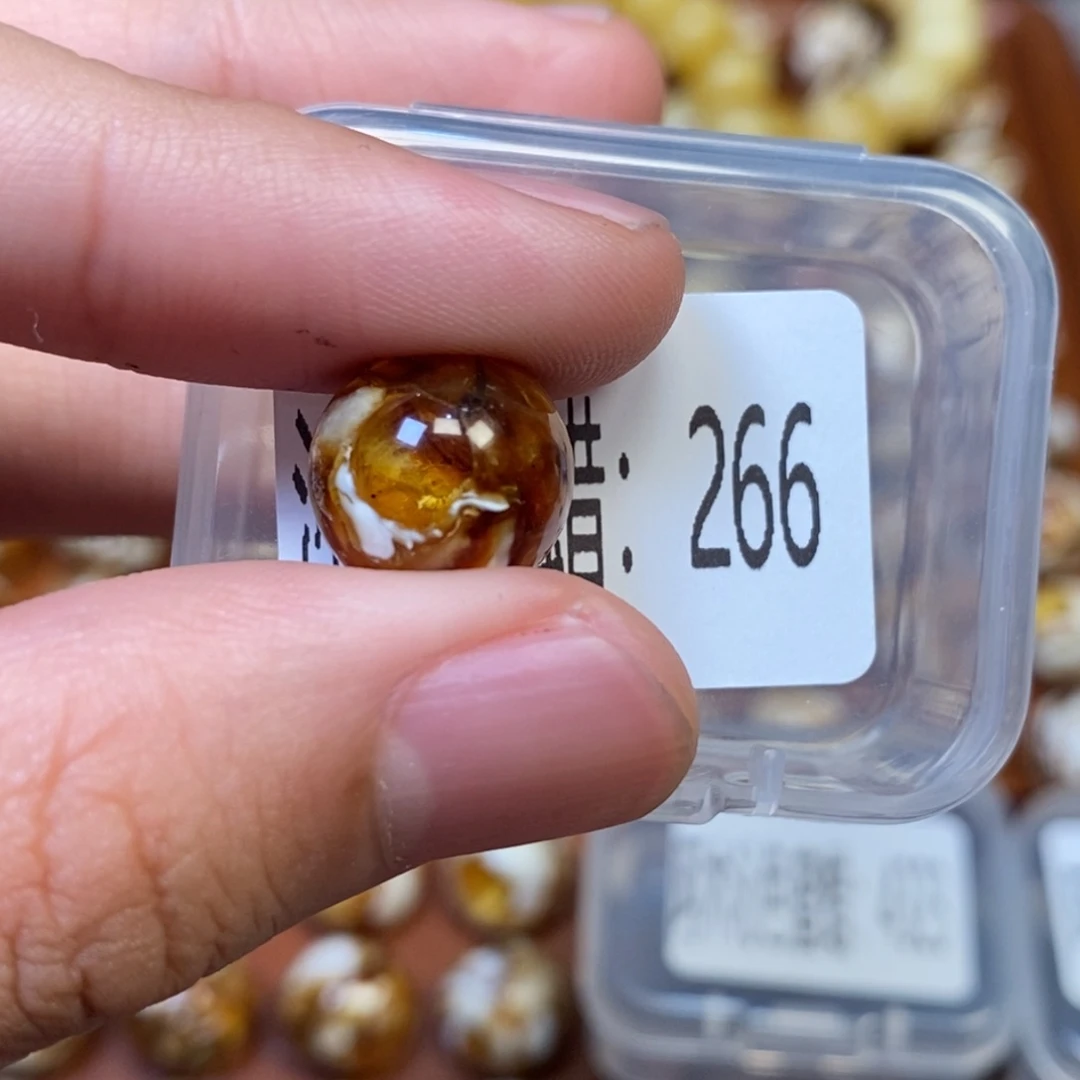 蜡***丶把件猴头核桃沁色圆珠老型266