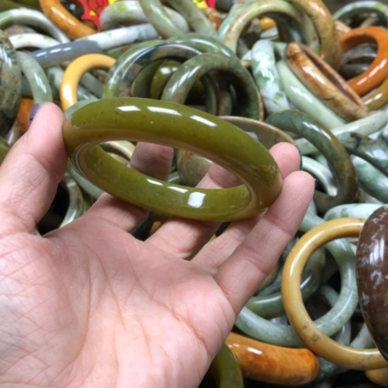 未镶嵌蛇纹石玉手镯B*7