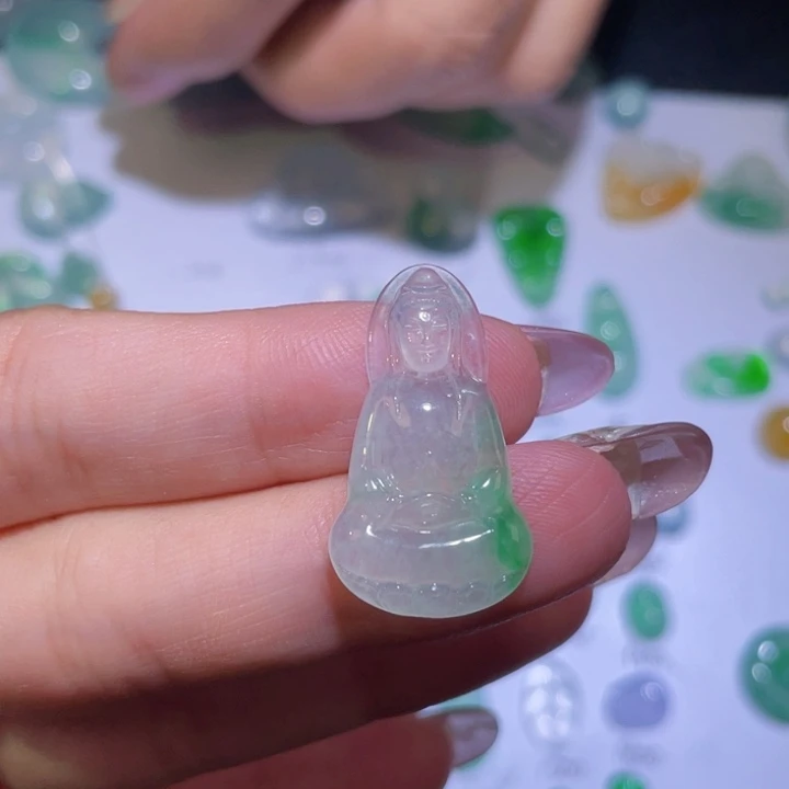 翡翠未镶嵌颈饰裸石