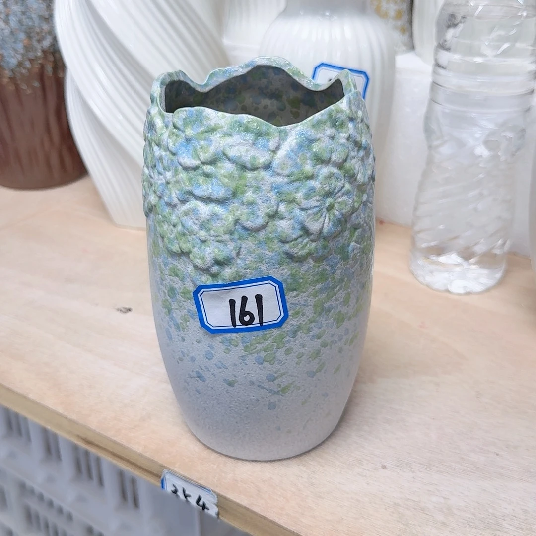 161号陶瓷高17.5厘米一个