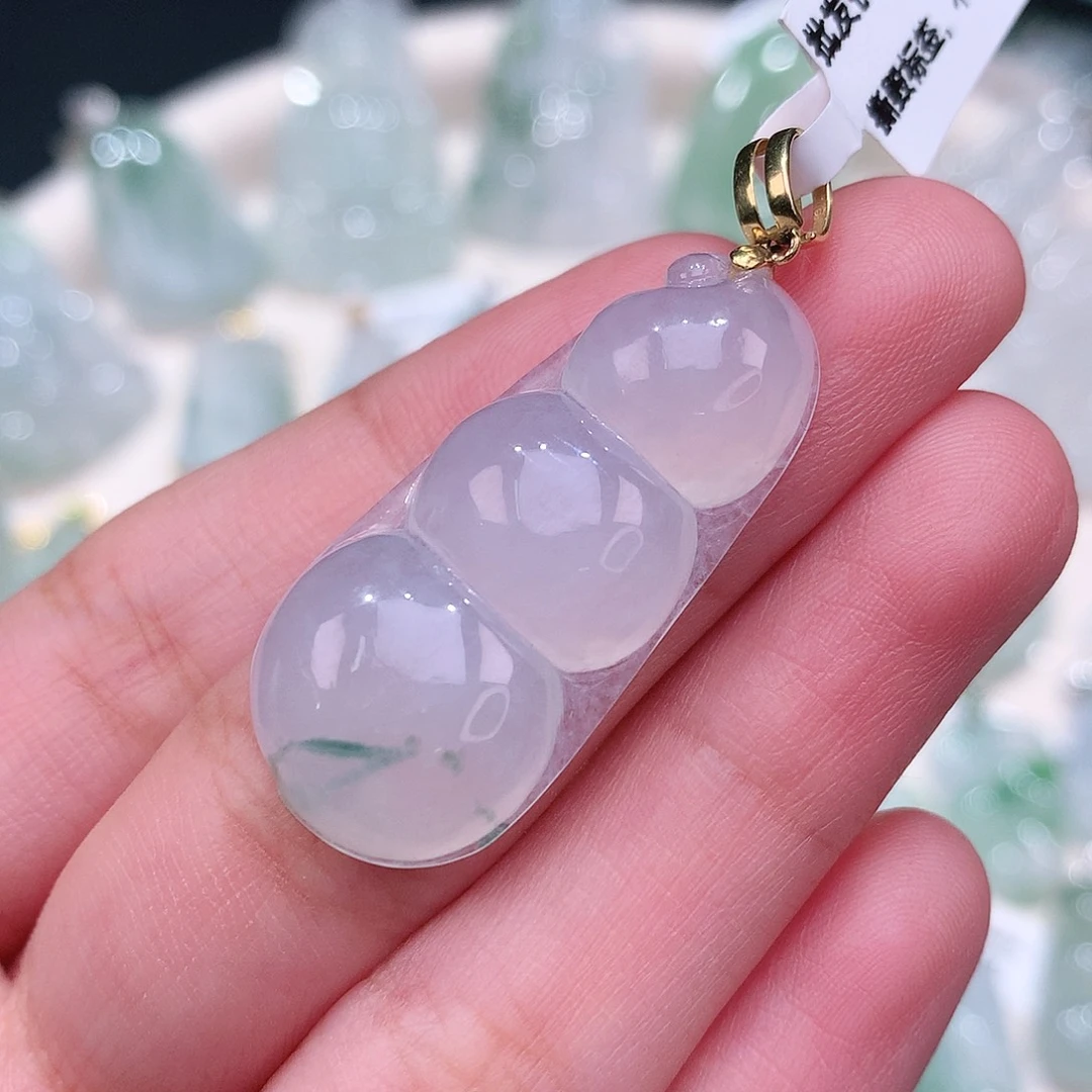 颈饰18K金镶嵌翡翠