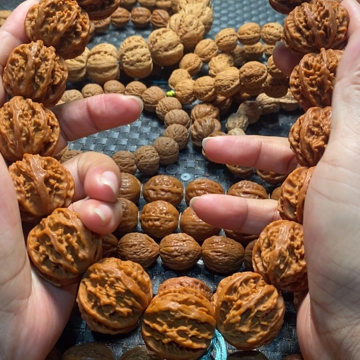 姜***磊手串文玩核桃粗筋八棱