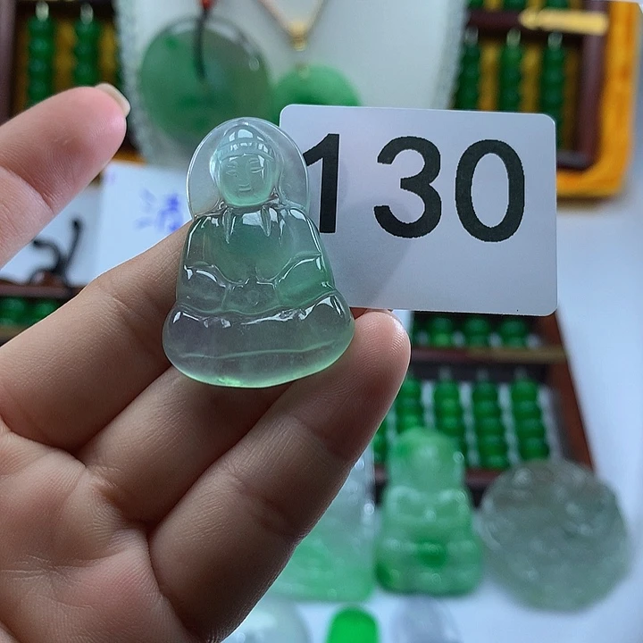 翡翠未镶嵌吊坠(赠链)