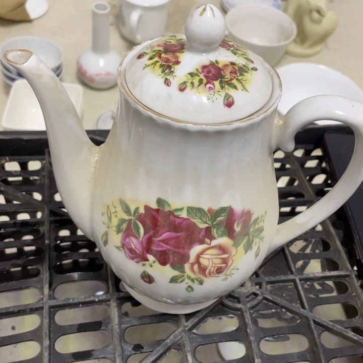 其他盘子碗砂锅都有