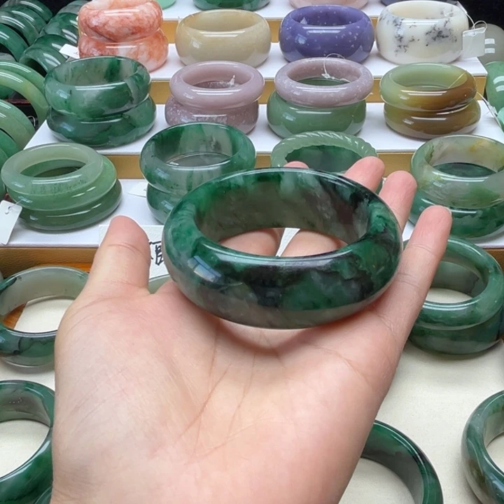 石英质玉（非洲翠）未镶嵌手镯