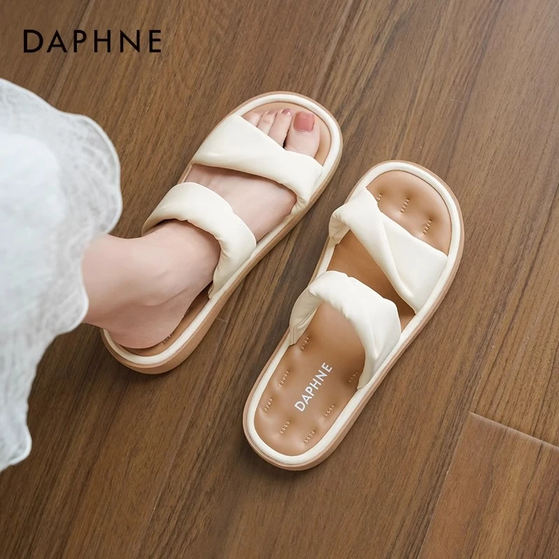 达芙妮软底一字拖鞋女2025夏季新款外穿凉拖鞋不累脚厚底舒适女鞋