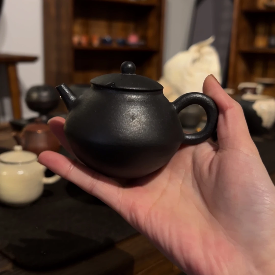 杯陶瓷。     陶瓷。