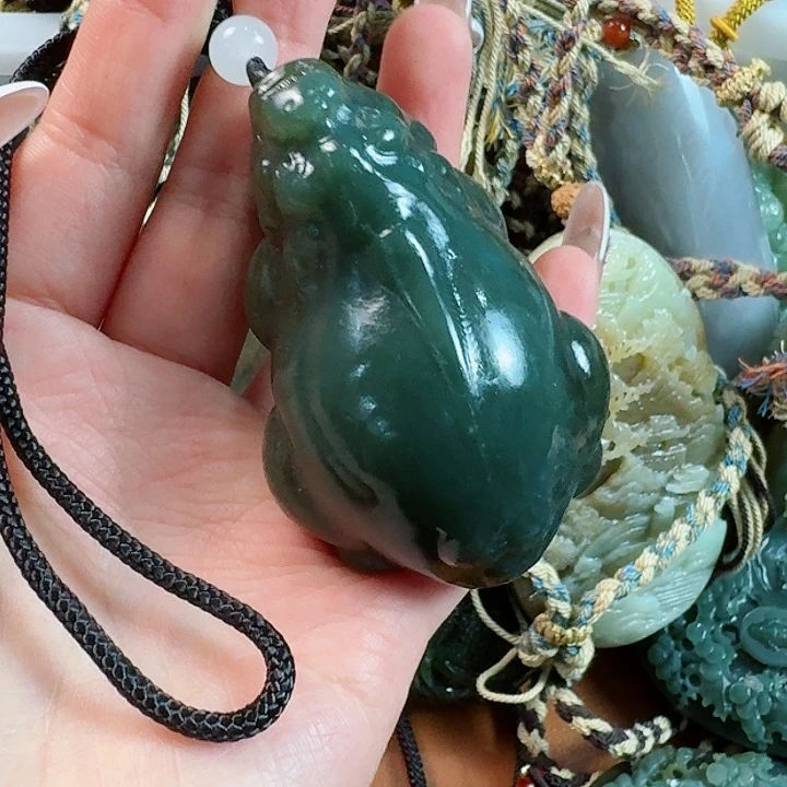 和田玉挂件未镶嵌