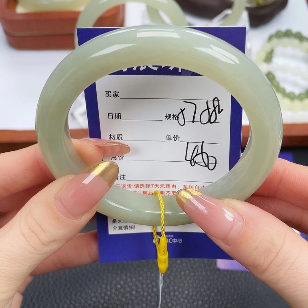 和田玉未镶嵌手镯