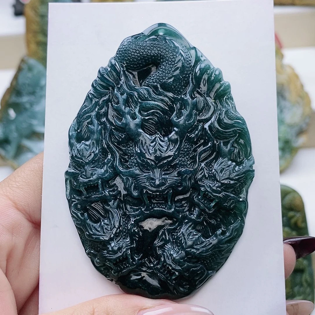 颈饰未镶嵌翡翠龙牌