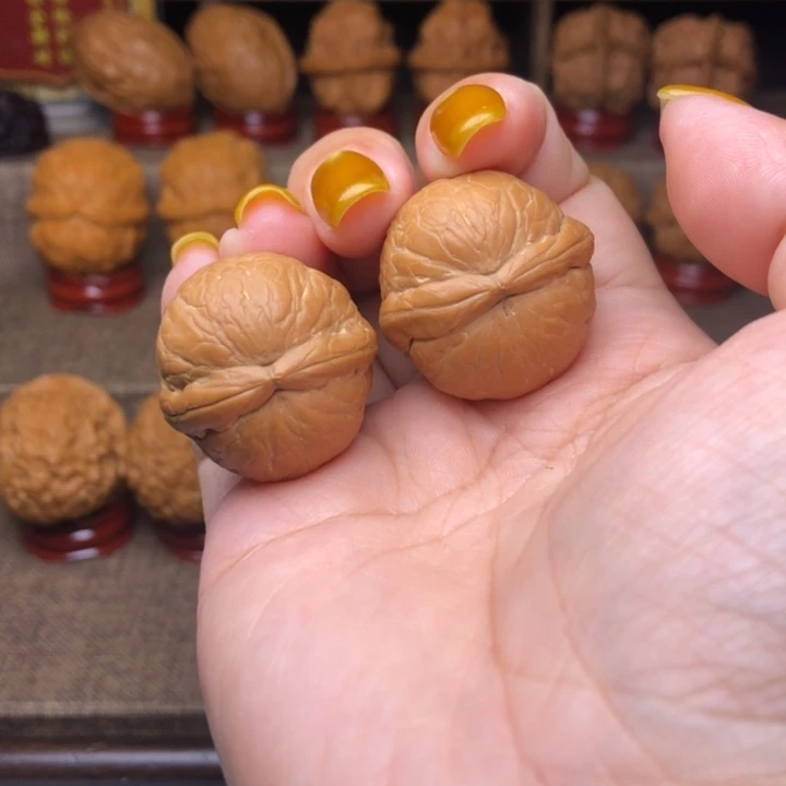 ****把件文玩核桃999蛇皮球