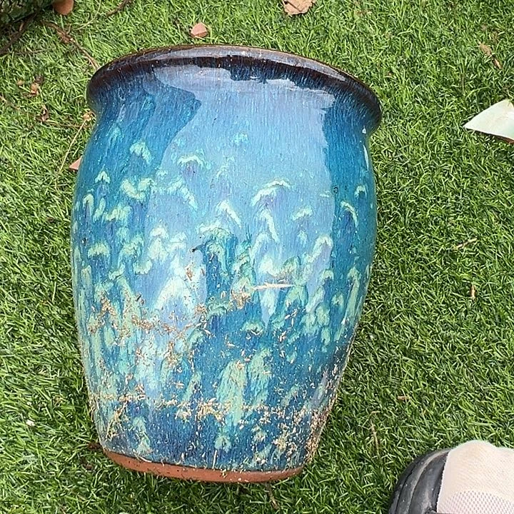 紫砂花盆口18高21瑕疵。。。。。。。。