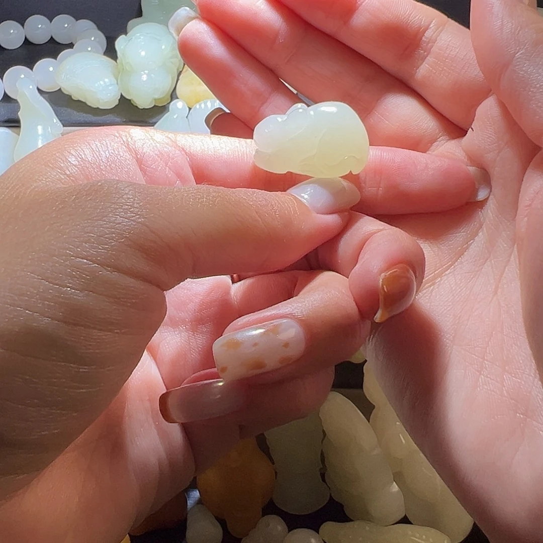 炜***哥和田玉未镶嵌颈饰
