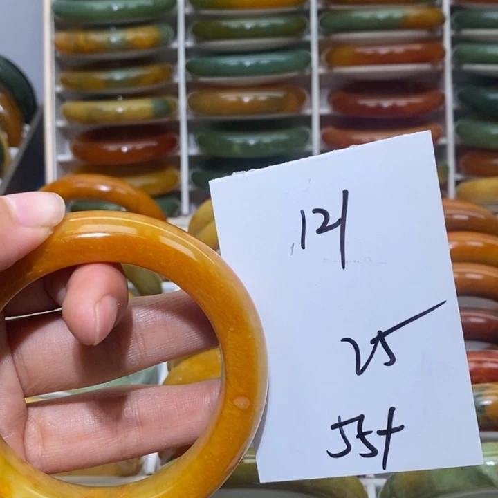 蛇纹石玉未镶嵌手镯温*