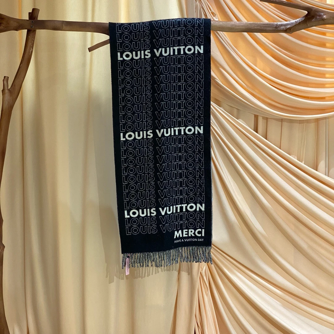 99新 LouisVuitton/路易威登 双面羊绒流苏围巾/195×40cm/39862
