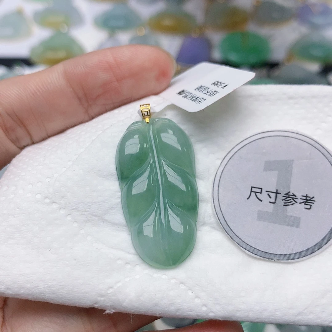 翡翠18K金镶嵌颈饰天然缅甸A货翡翠