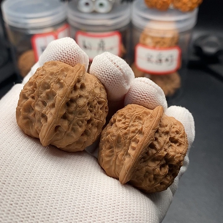 文玩核桃把件血麒麟