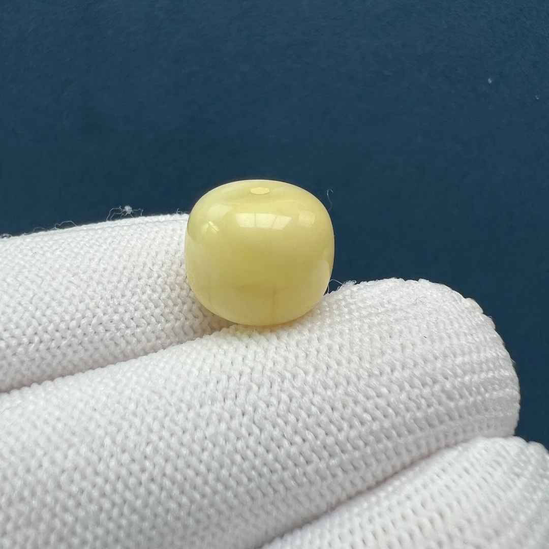 B9833天然原矿蜜蜡【微瑕】老型 12.5*10.7mm 支持复检 假一罚十