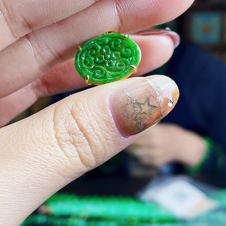 翡翠银S925镶嵌颈饰多样性