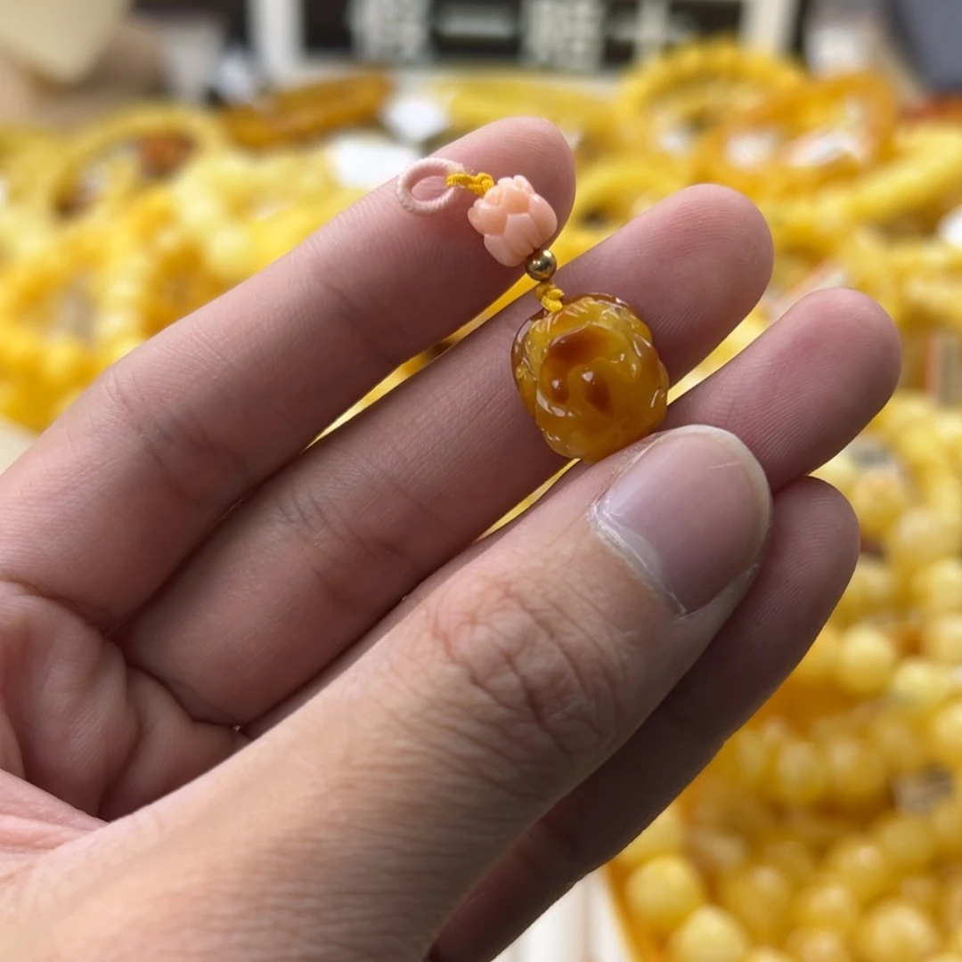 琥珀珠宝奇石未镶嵌
