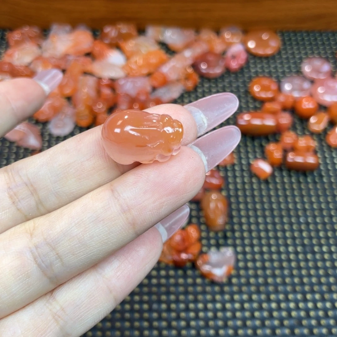 @***后南红玛瑙未镶嵌颈饰貔貅
