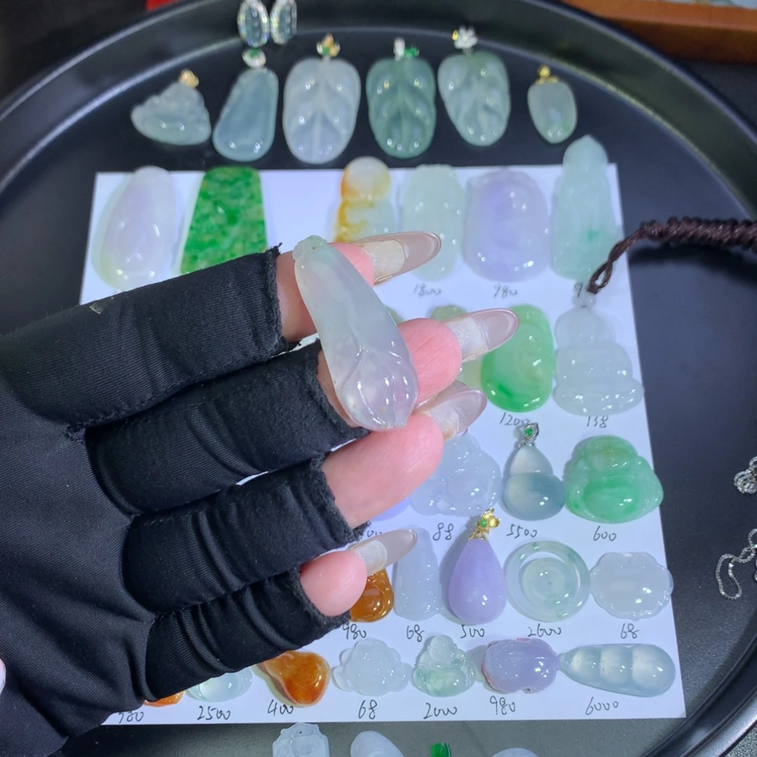 翡翠未镶嵌吊坠(不含链)冰玉兰