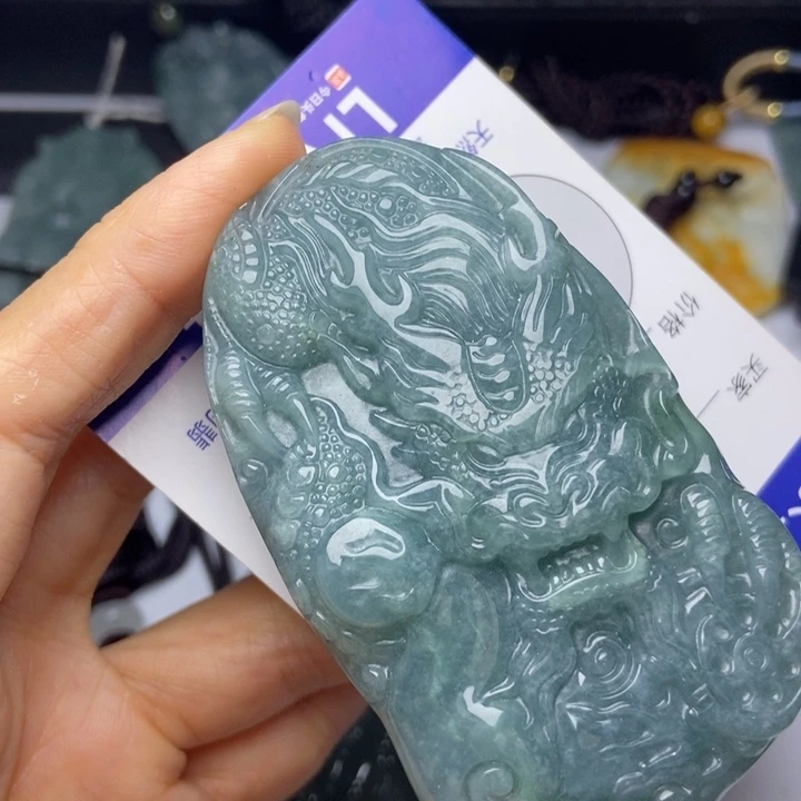 翡翠摆件未镶嵌翡翠