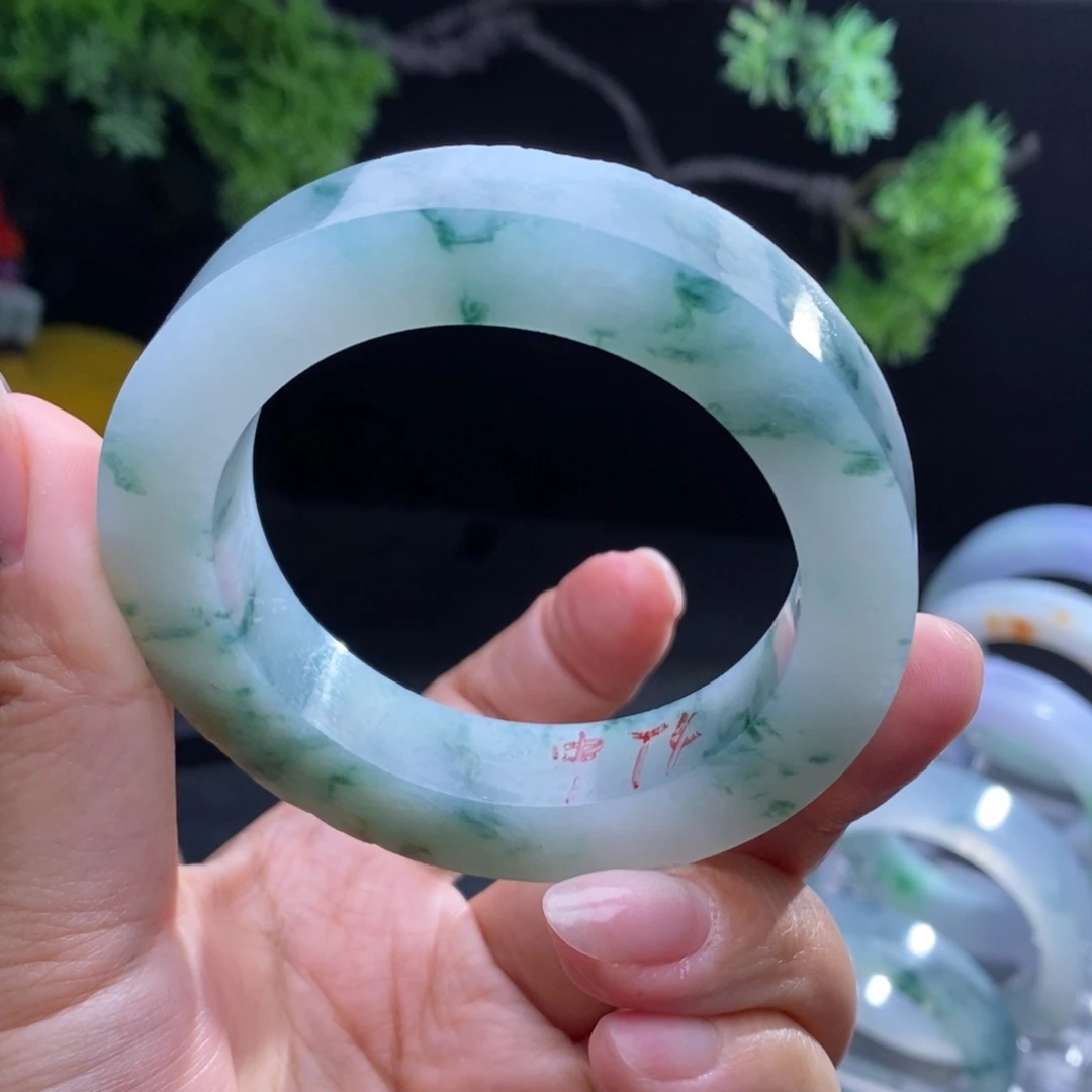 倚***。定制翡翠未镶嵌翡翠手镯