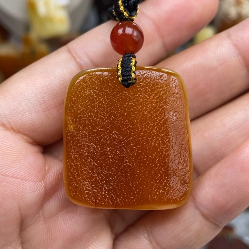 【闪购商品】琥珀颈饰未镶嵌