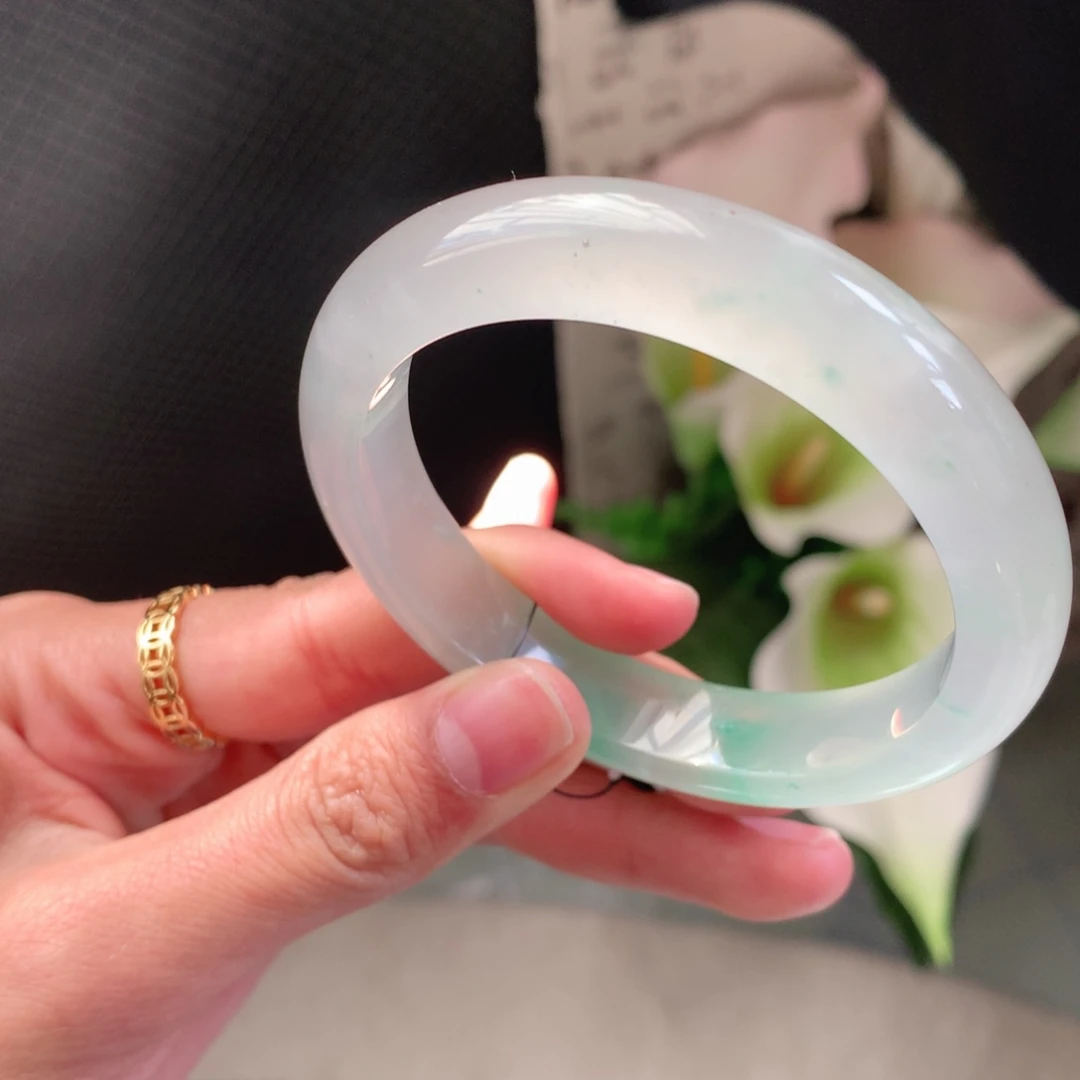 石英质玉未镶嵌手镯