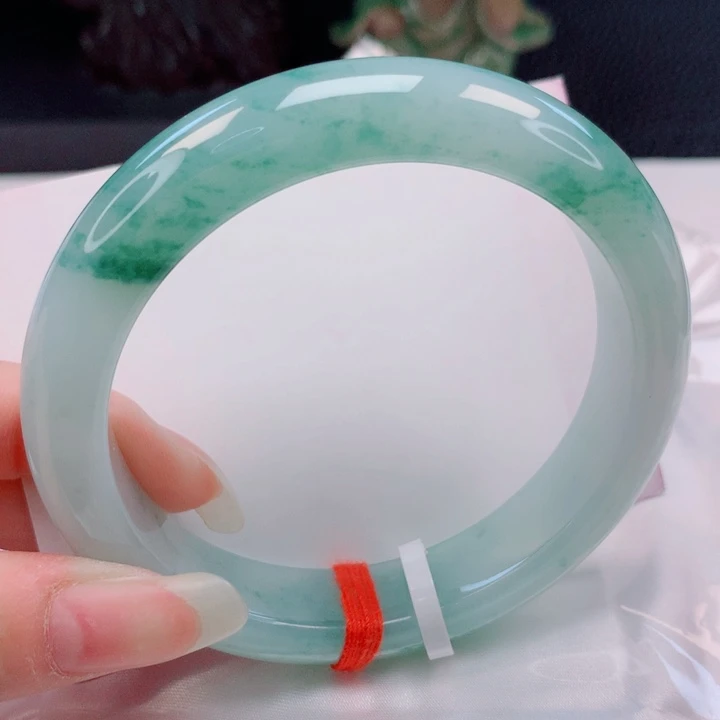 翡翠未镶嵌手镯60圈