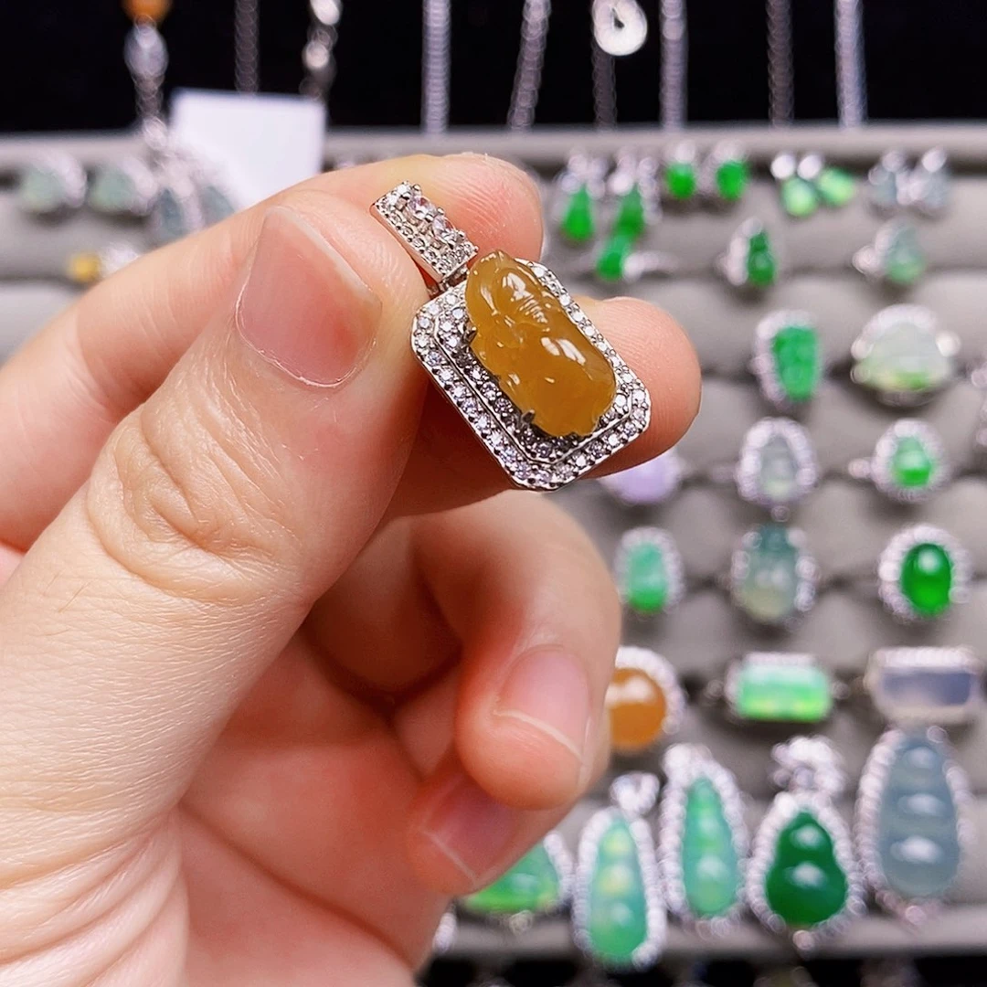 翡翠银S925镶嵌颈饰貔貅