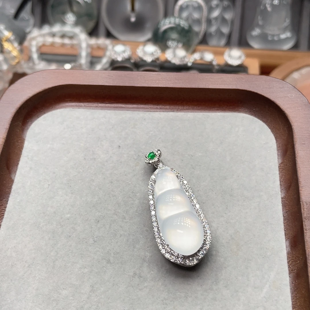 披***、石英质玉银S925镶嵌吊坠