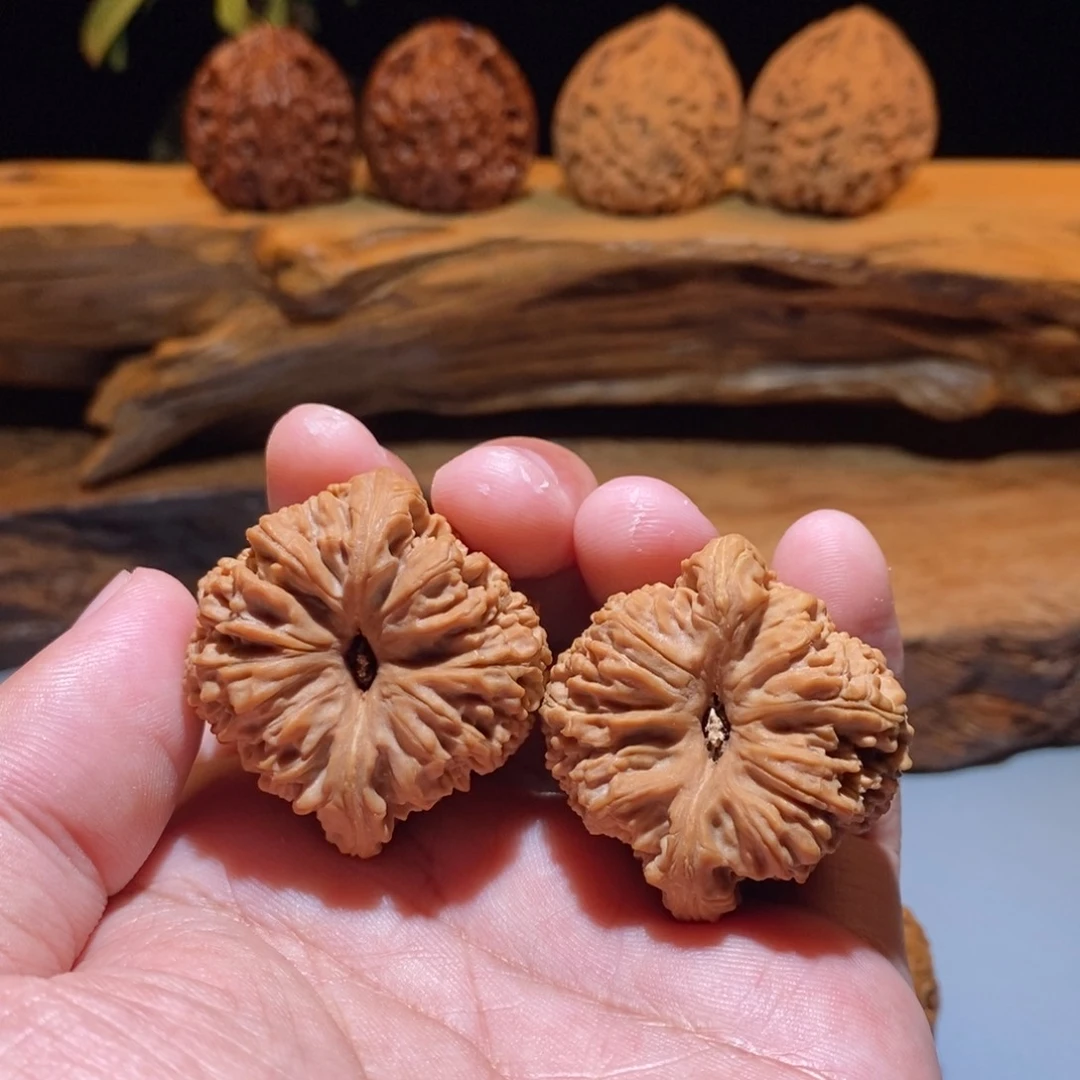 ****文玩核桃吊坠南将石