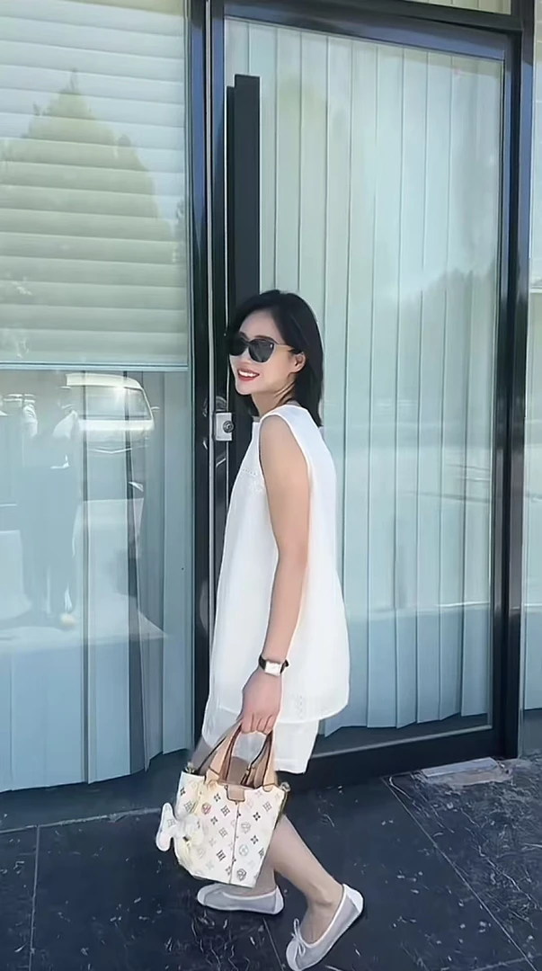 Miss huo 套装 A 杏色 1817