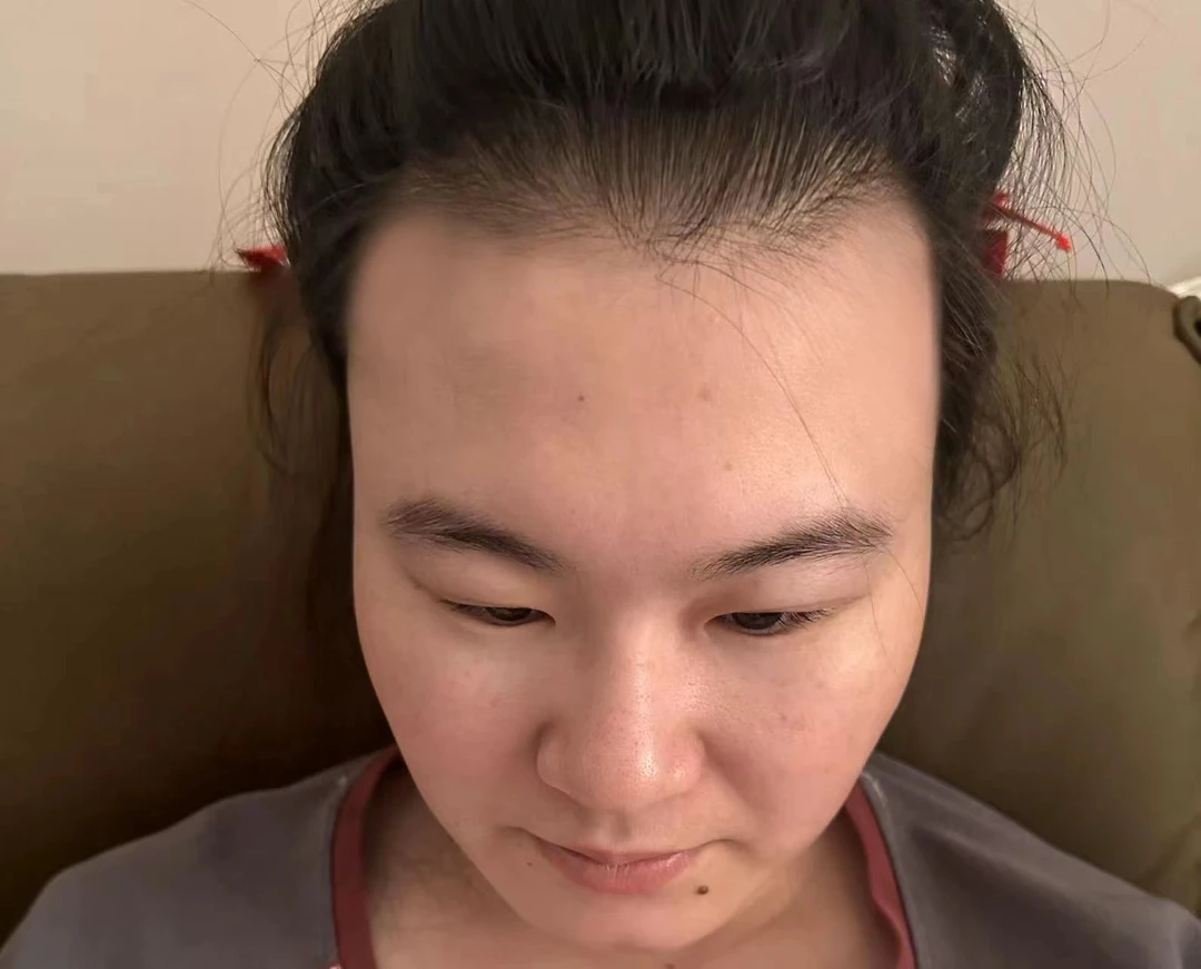 主播生完二胎孩子后照片 梳1