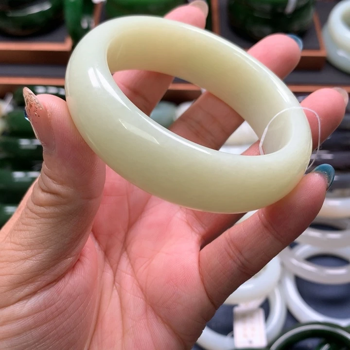 【闪购商品】未镶嵌手镯和田玉26