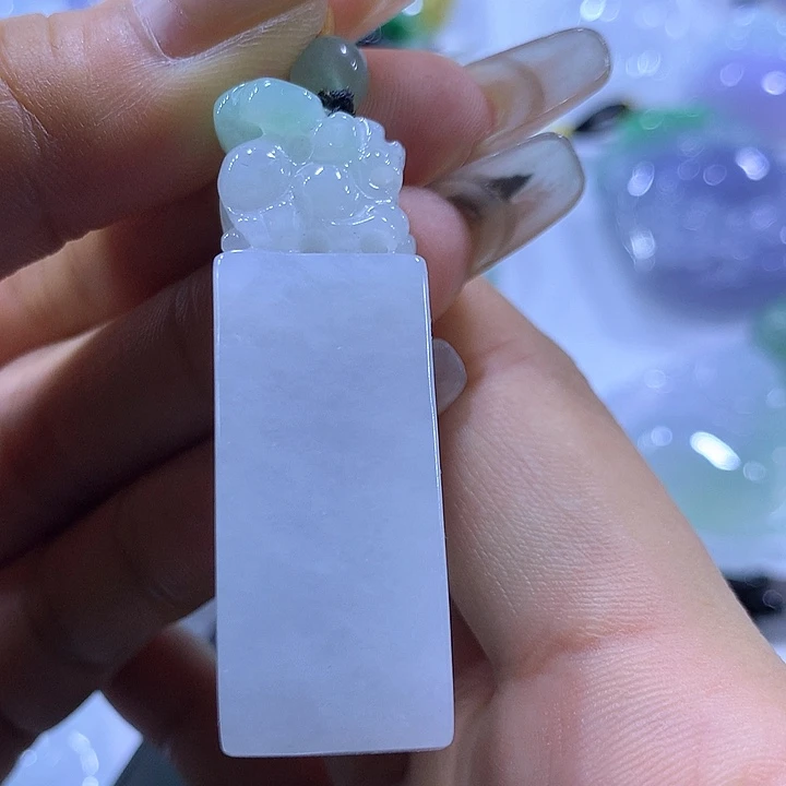 颈饰未镶嵌翡翠天然翡翠A货吊坠