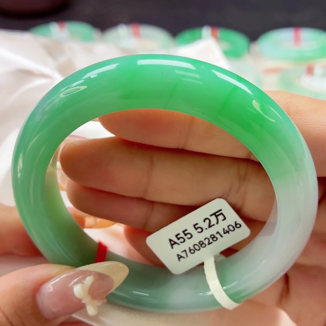 翡翠未镶嵌手镯68白底青高性价比强推55.2-02