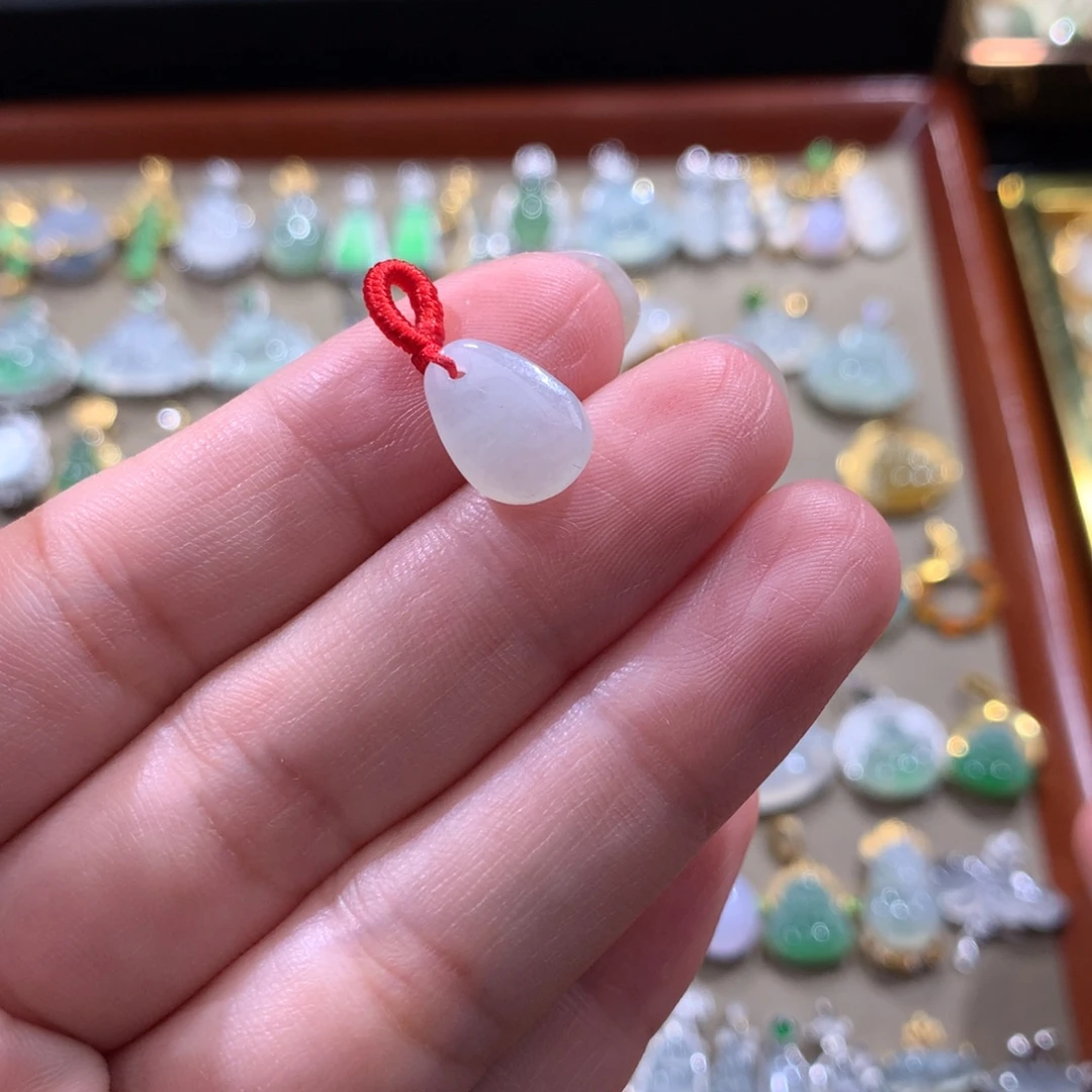 蓝***云翡翠18K金镶嵌颈饰翡翠